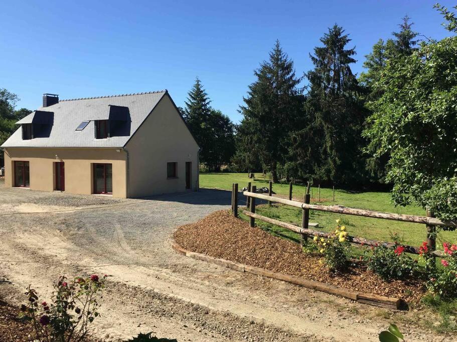 Gite De La Poupardiere, Maison De Campagne En Bordure De Riviere - 2 Nuits Minimum Villa Les Cresnays Exterior photo